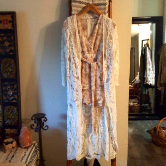 NEW NWOT BO HO.LONG LACE SMALL FESTIVAL COAT - Picture 1 of 13